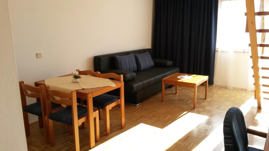 Panoramablickhotel - Lakeview Apartments Annenheim Phòng bức ảnh