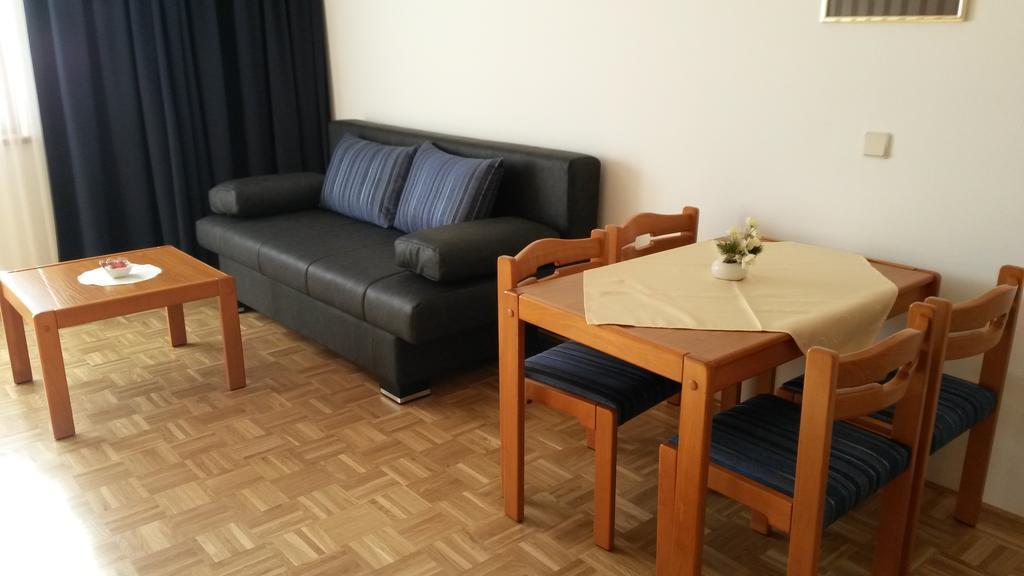 Panoramablickhotel - Lakeview Apartments Annenheim Ngoại thất bức ảnh