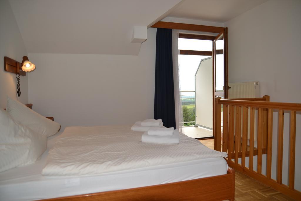 Panoramablickhotel - Lakeview Apartments Annenheim Ngoại thất bức ảnh